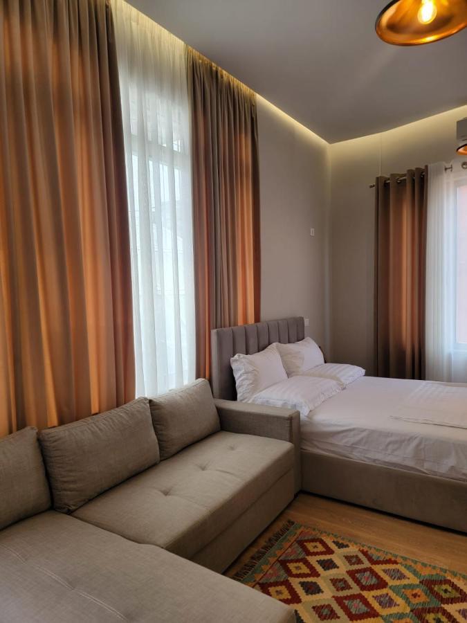 Berhami Studio Apartment Tirana Eksteriør billede