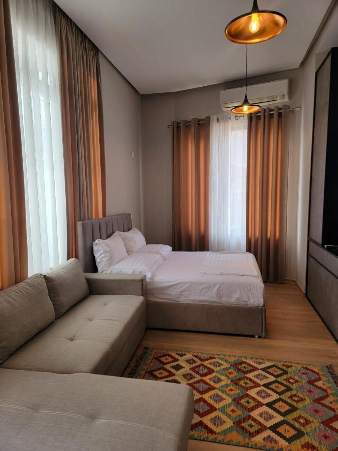 Berhami Studio Apartment Tirana Eksteriør billede