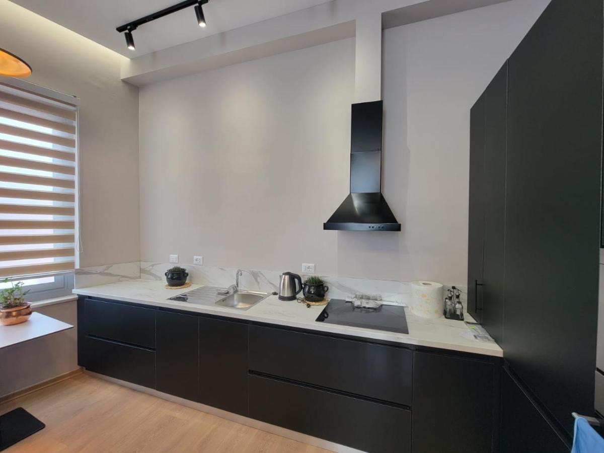 Berhami Studio Apartment Tirana Eksteriør billede